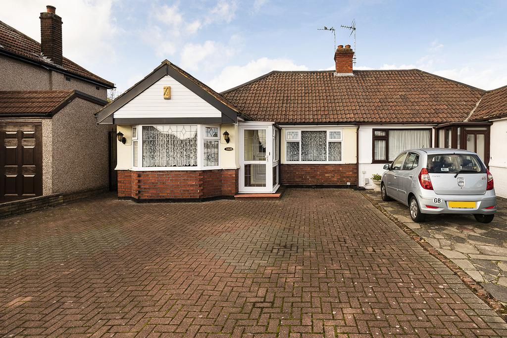 King Harolds Way, Bexleyheath, Kent, DA7 2 bed bungalow £400,000