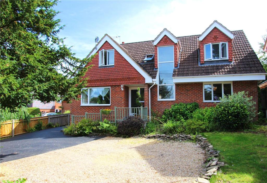 School Road, West Wellow, Romsey, SO51 4 bed detached house £675,000
