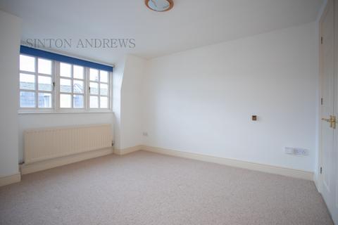 3 Watermans Mews, London, W5 3TD