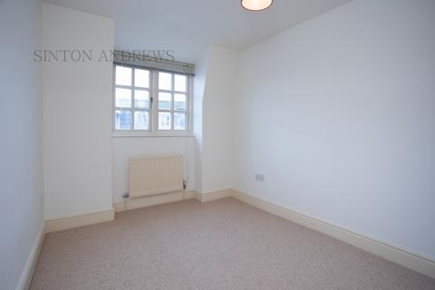 3 Watermans Mews, London, W5 3TD