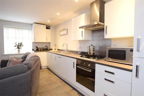 69 Ellis Road, Broadbridge Heath, Horsham, RH12 3GH
