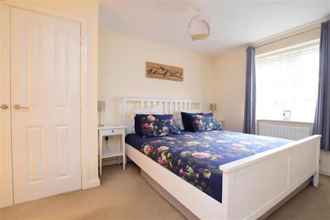 69 Ellis Road, Broadbridge Heath, Horsham, RH12 3GH