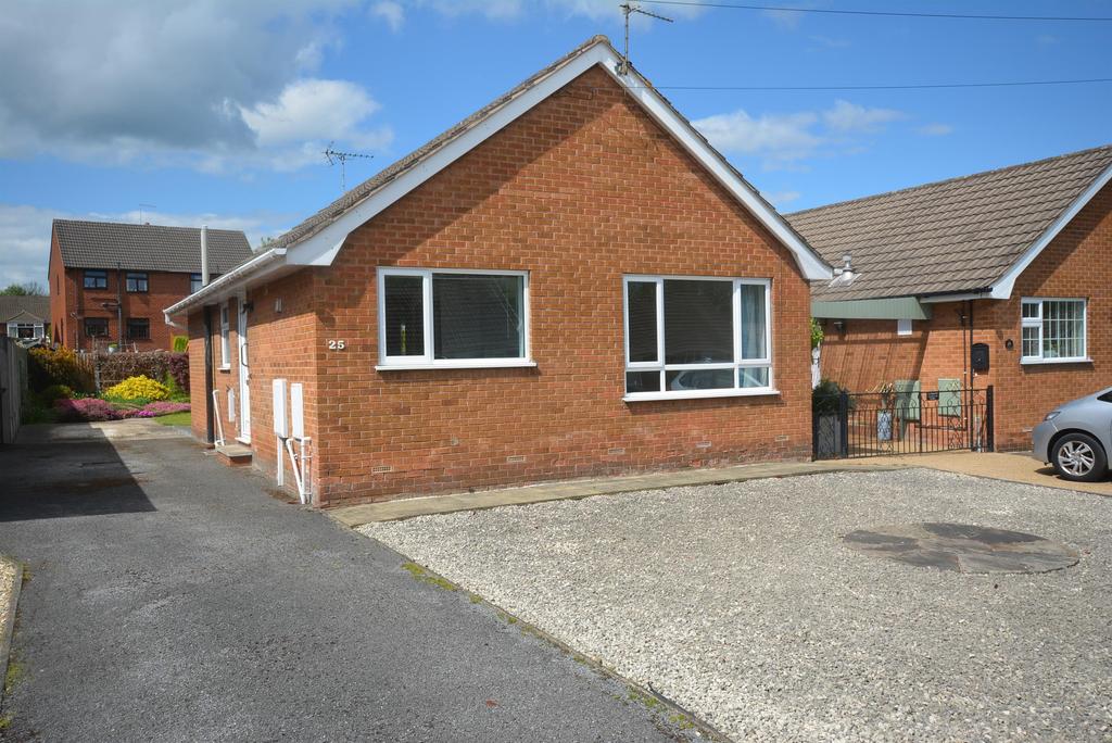 Cotswold Drive, Grassmoor, Chesterfield, S42 5HF 2 bed detached