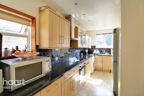 104 Raynton Drive, Hayes, UB4 8BG