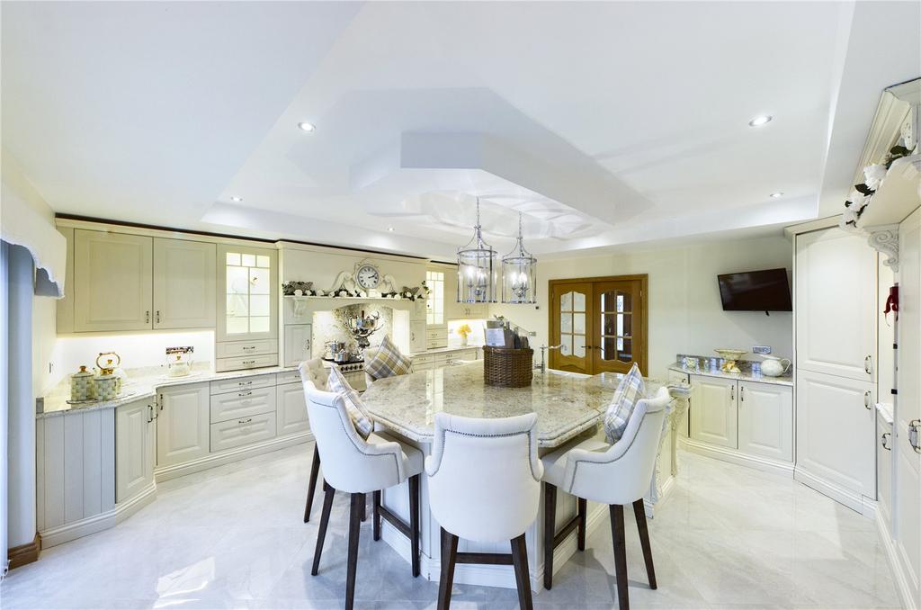 Kitchen/ Breakfast