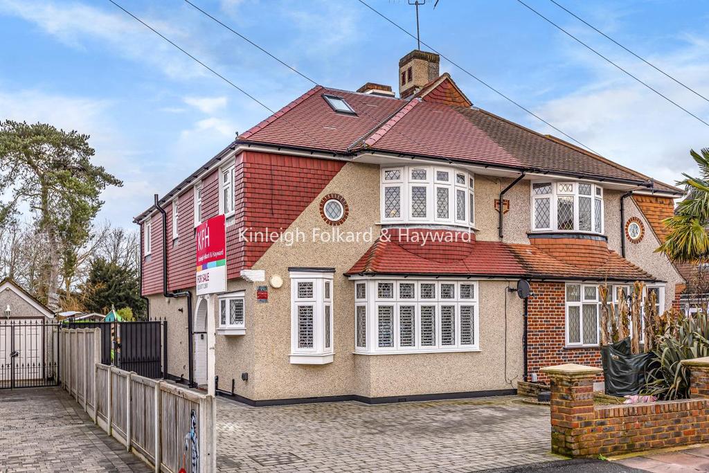 Courtfield Rise, West Wickham 4 bed semidetached house £800,000