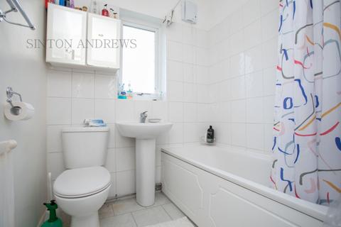 9 Grafton Close, London, W13 0JL