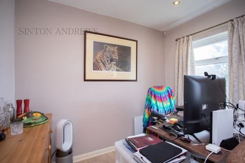 9 Grafton Close, London, W13 0JL