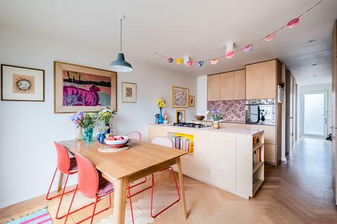 4 Morpeth Grove, London, E9 7LE