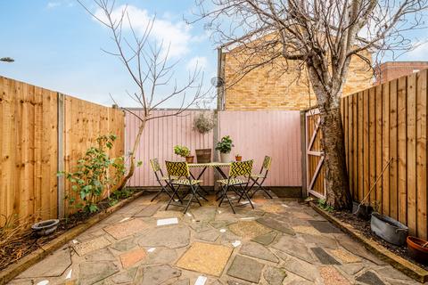 4 Morpeth Grove, London, E9 7LE