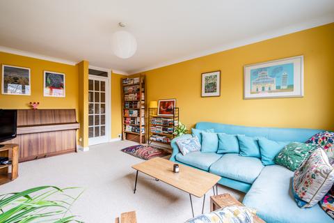 4 Morpeth Grove, London, E9 7LE