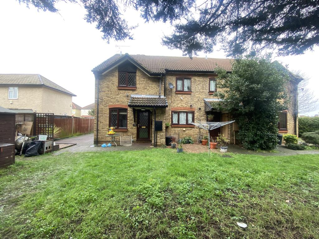 West End Lane, Harlington UB3 1 bed semidetached house £1,100 pcm (£254 pw)