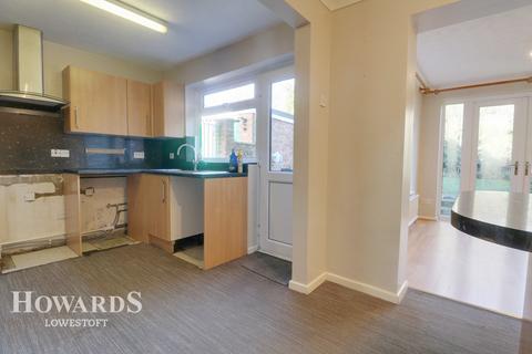 17 Blackberry Way, Lowestoft, NR32 3HF