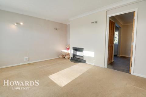 17 Blackberry Way, Lowestoft, NR32 3HF