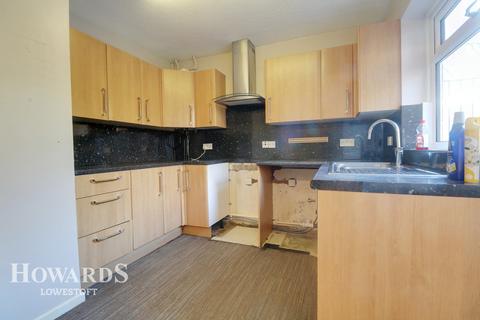 17 Blackberry Way, Lowestoft, NR32 3HF