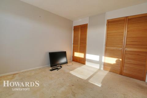 17 Blackberry Way, Lowestoft, NR32 3HF