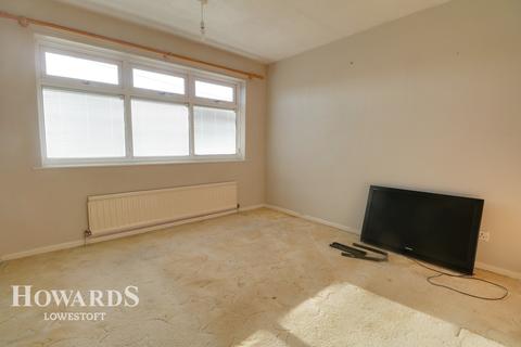 17 Blackberry Way, Lowestoft, NR32 3HF