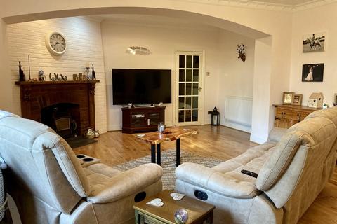 135 Brecon Road, Ystradgynlais, Swansea, SA9 1QL