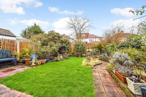 35 Albemarle Gardens, New Malden, KT3 5BB
