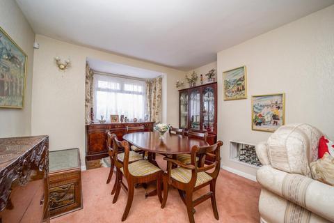 35 Albemarle Gardens, New Malden, KT3 5BB
