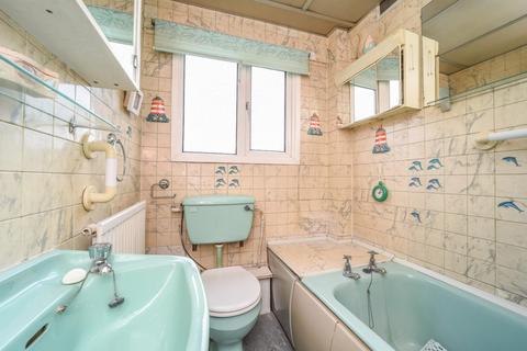 35 Albemarle Gardens, New Malden, KT3 5BB