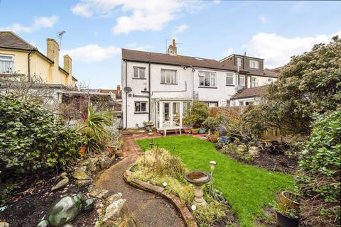 35 Albemarle Gardens, New Malden, KT3 5BB