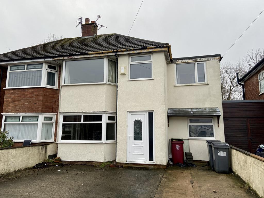 Pinewood Avenue Bispham 4 bed semidetached house £115,000