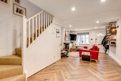 34 Princes Road, Richmond, TW10 6DH