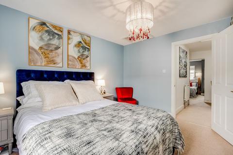 34 Princes Road, Richmond, TW10 6DH