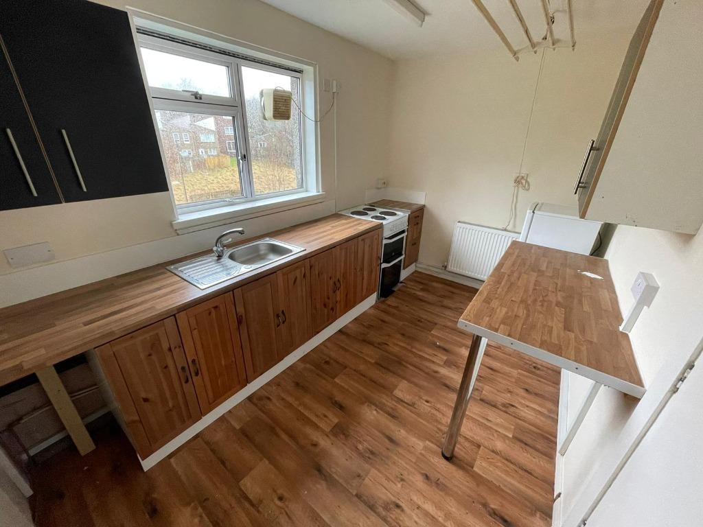 Cadham Court, Glenrothes, Fife, KY7 3 bed flat £450 pcm (£104 pw)