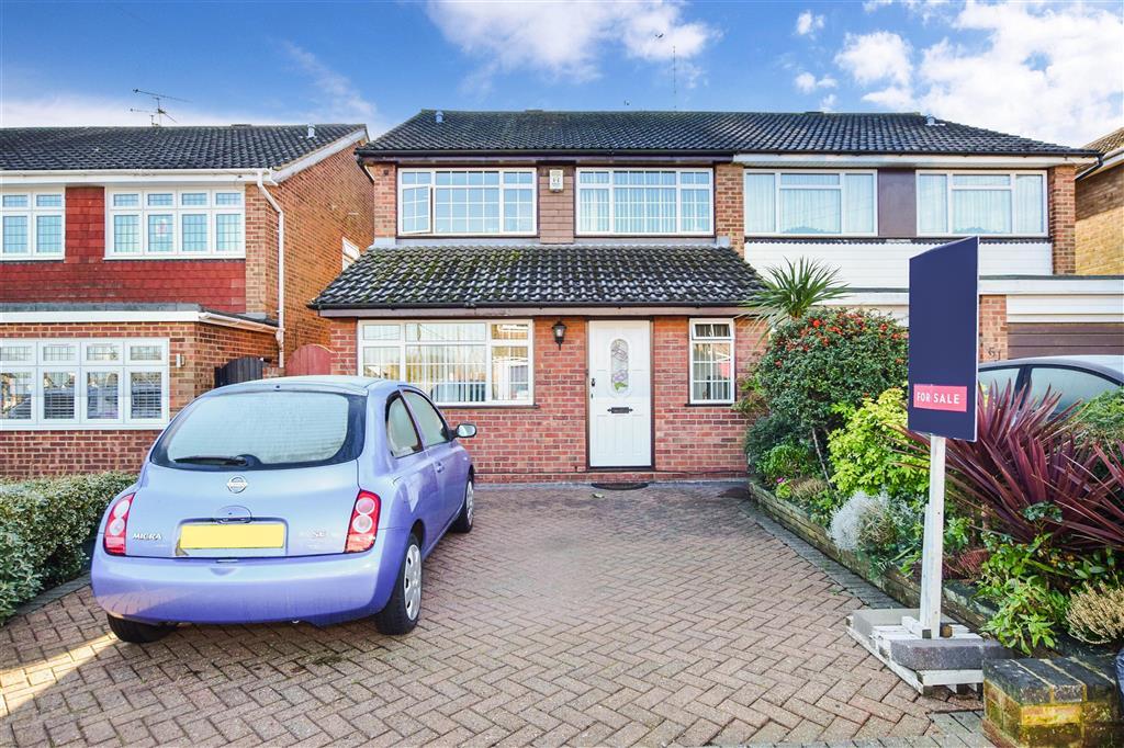 Fourth Avenue, Wickford, Essex 4 bed semidetached house £425,000