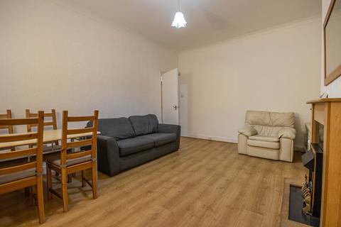 3 bedroom flat to rent, Helmsley Road, Newcastle upon Tyne, Tyne and Wear, NE2