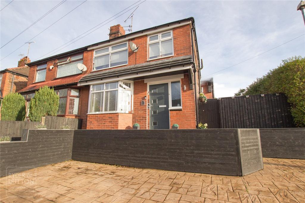 Stirling Road, Chadderton, Oldham, OL9 3 bed semidetached house £165,000