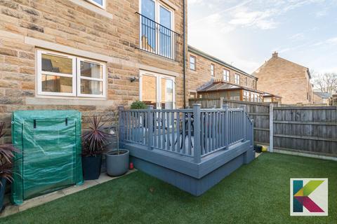 6 Knoll Close, Greenfield, Oldham, OL3 7FJ