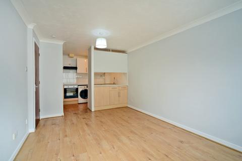 1 bedroom apartment to rent - Sidney Road, Staines upon Thames