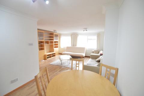 1 bedroom apartment to rent, Rochford Gardens