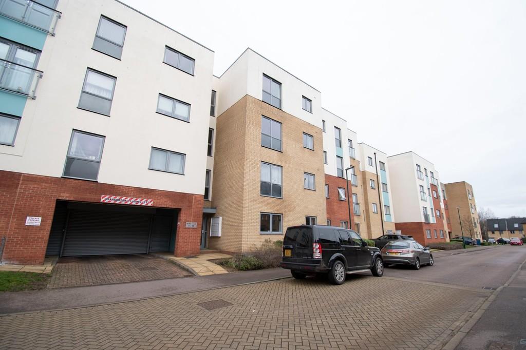 Holly Court, Admiral Drive, Stevenage 1 bed ground floor flat £180,000