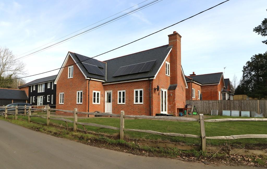 Mill Lane, Forest Green, Dorking 4 bed detached house £2,500 pcm (£