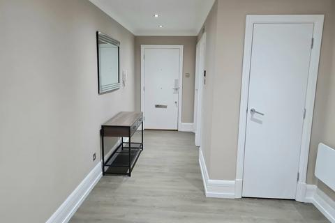2 bedroom flat to rent, 28 Antilles Bay, 3 Lawn Close