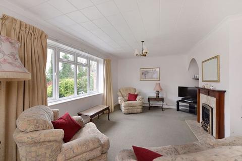 48 Ridgeway Crescent, Tonbridge, TN10 4NR
