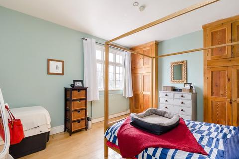 Riverside Cottage Clementhorpe, York, YO23 1AN