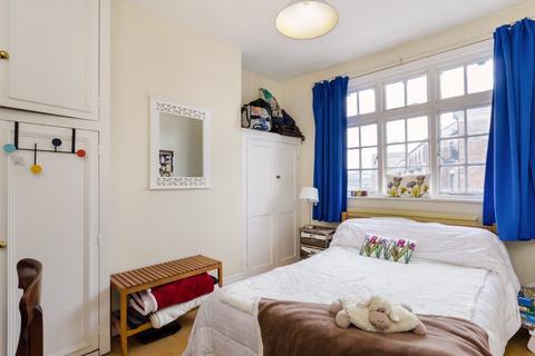 Riverside Cottage Clementhorpe, York, YO23 1AN