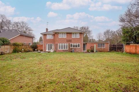 Kingswood Avenue Road, Cobham, KT11 3HW