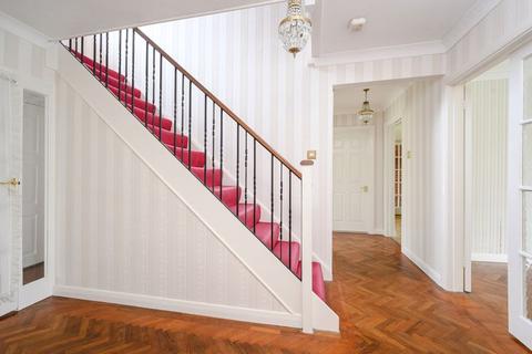 Kingswood Avenue Road, Cobham, KT11 3HW