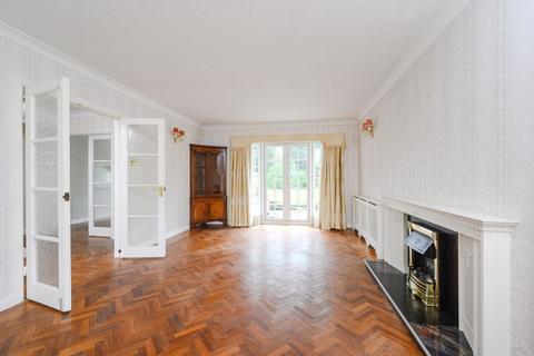 Kingswood Avenue Road, Cobham, KT11 3HW