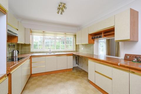 Kingswood Avenue Road, Cobham, KT11 3HW