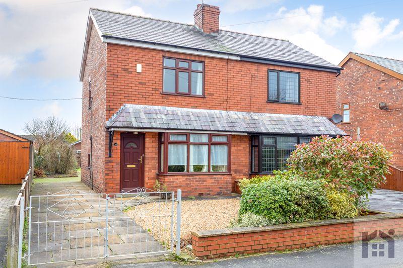 Lawrence Lane, Eccleston, PR7 5SJ 2 bed semidetached house £150,000