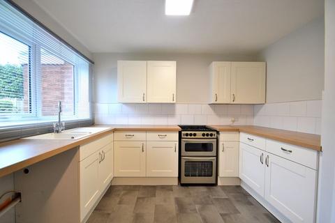 2 bedroom townhouse to rent, 24 Ritchie Close, Moseley, B13 9TA