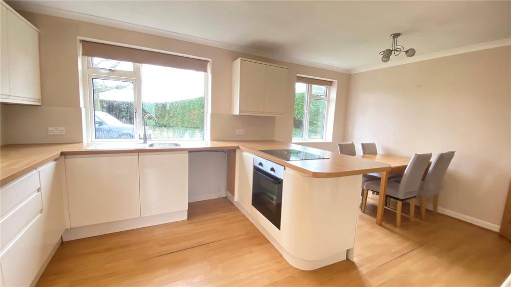 Halnaker, Chichester, West Sussex, PO18 3 bed detached house £1,600