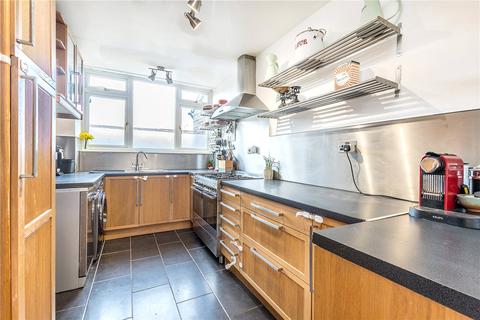 30 Deventer Crescent, London, SE22 8TJ